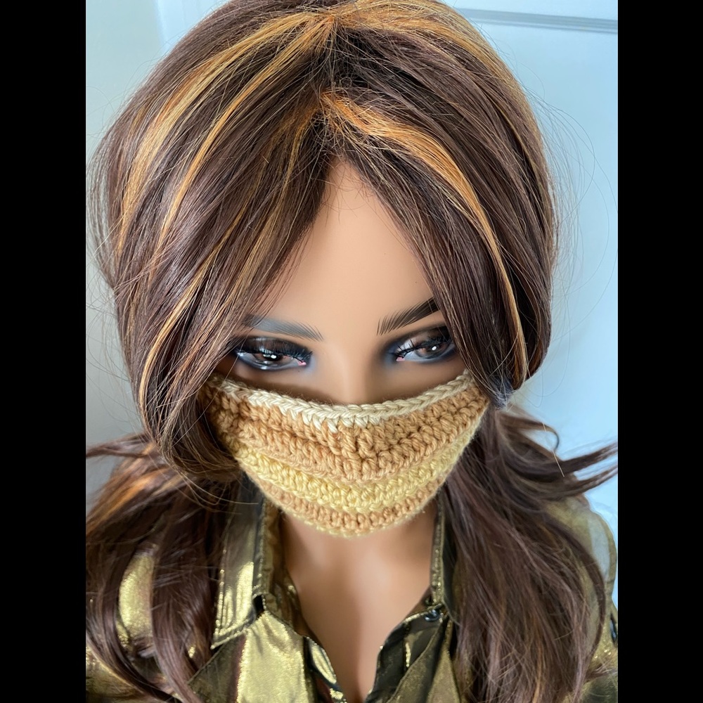Hand-knitted Face Mask - Picture 8 of 10